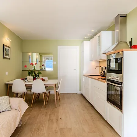 아파트 Riflesso Del By Interhome 그라베도나